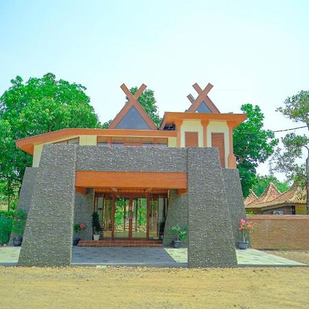 Point Of View Hotel & Resort Majalengka Exteriör bild