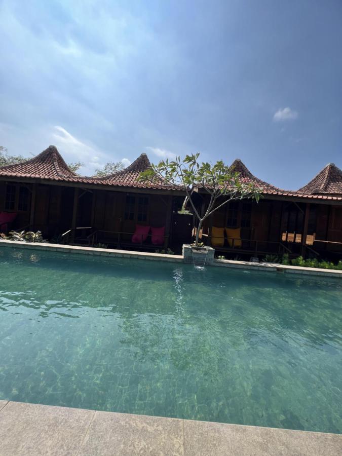 Point Of View Hotel & Resort Majalengka Exteriör bild