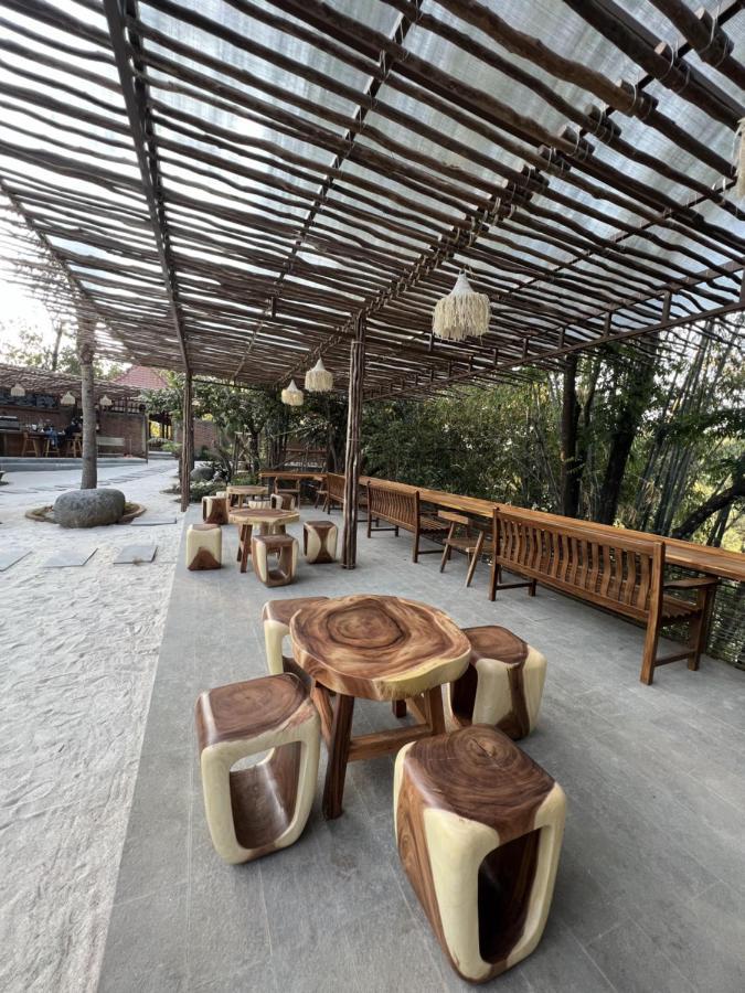 Point Of View Hotel & Resort Majalengka Exteriör bild