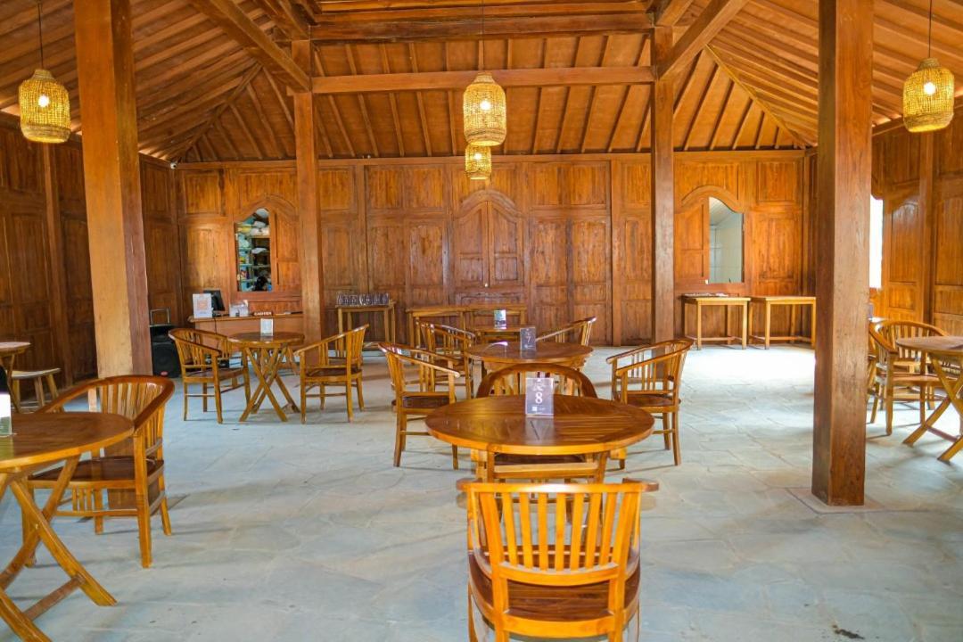 Point Of View Hotel & Resort Majalengka Exteriör bild